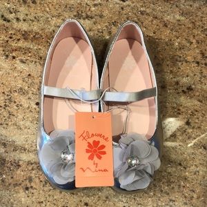 FLOWERS BY NINA TODDLER GIRLS SIZE 11 SHOES!!!